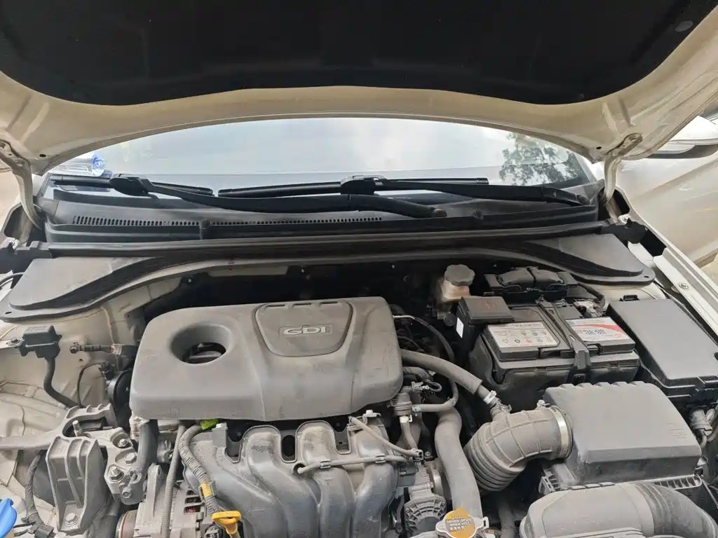 Hyundai Elantra — миниатюра 16