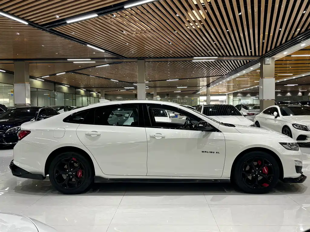 Chevrolet Malibu XL — миниатюра 7