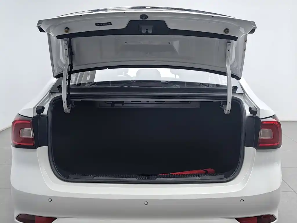Roewe i5 — миниатюра 16