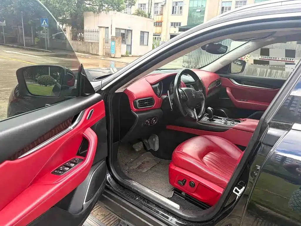 Maserati Levante — миниатюра 5