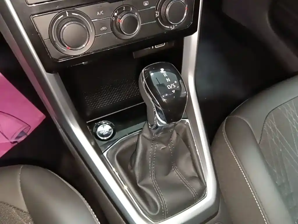 Volkswagen T-Cross — миниатюра 14