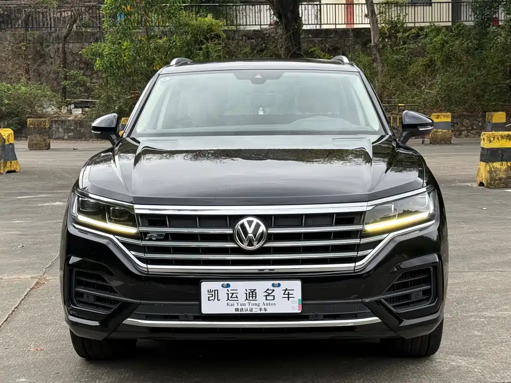 VOLKSWAGEN TOUAREG