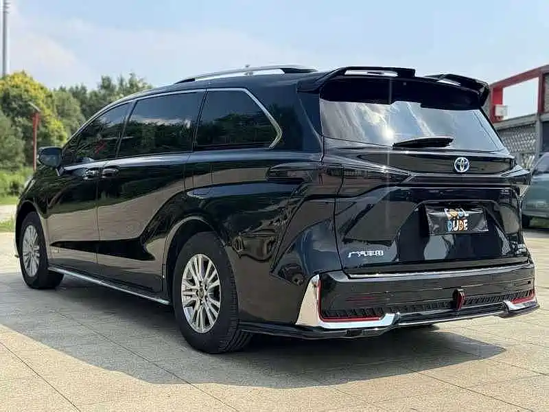 Toyota Sienna — миниатюра 9
