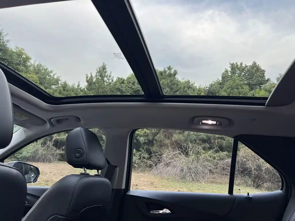 Chevrolet Equinox — миниатюра 16