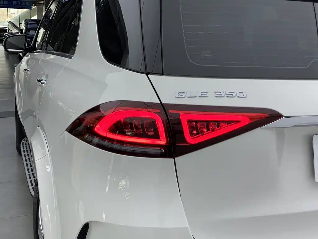 Mercedes-Benz GLE (Import) — миниатюра 6