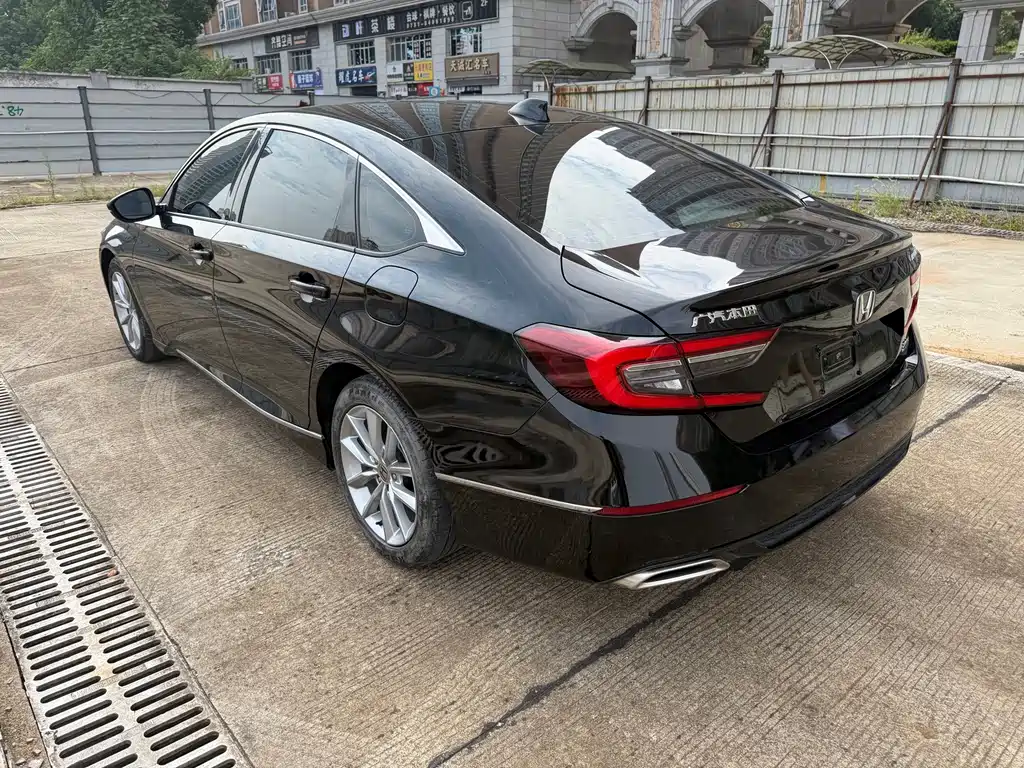 Honda Accord — миниатюра 9