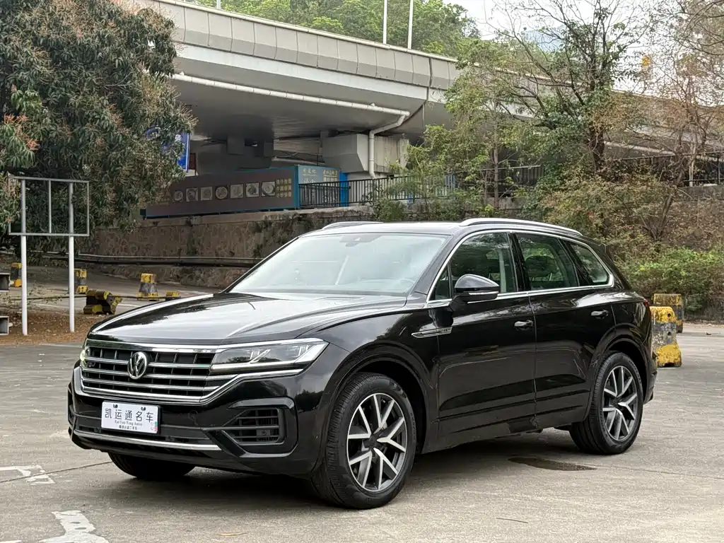 VOLKSWAGEN TOUAREG