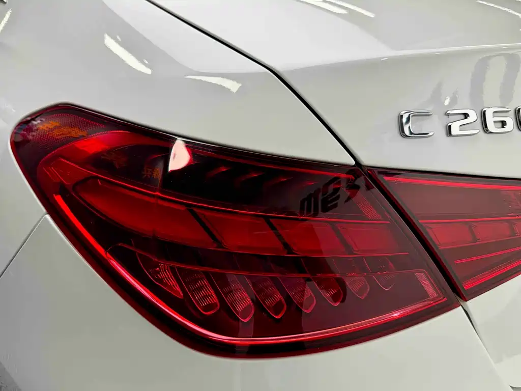 Mercedes-Benz C-Class — миниатюра 6