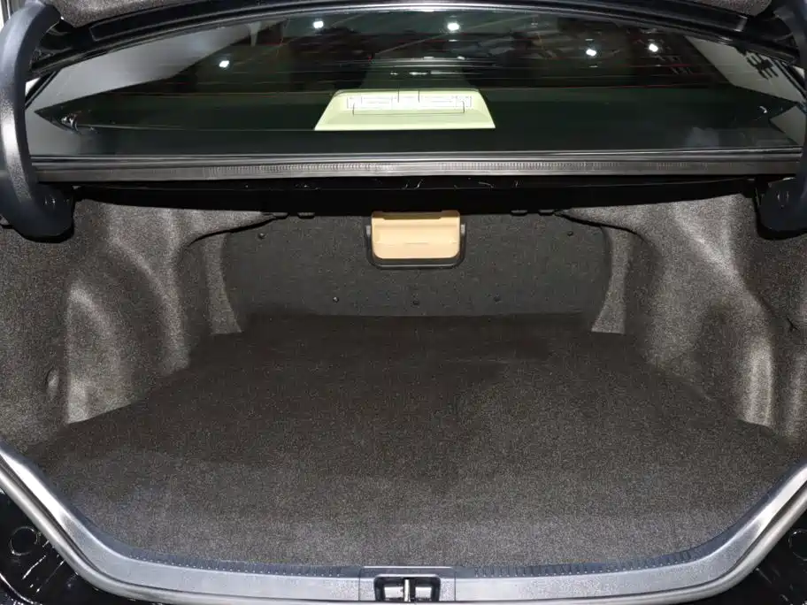 Toyota Camry — миниатюра 17