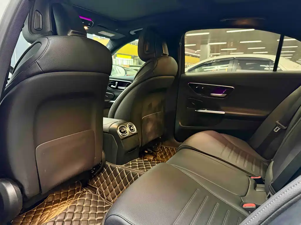 Mercedes-Benz C-Class — миниатюра 11