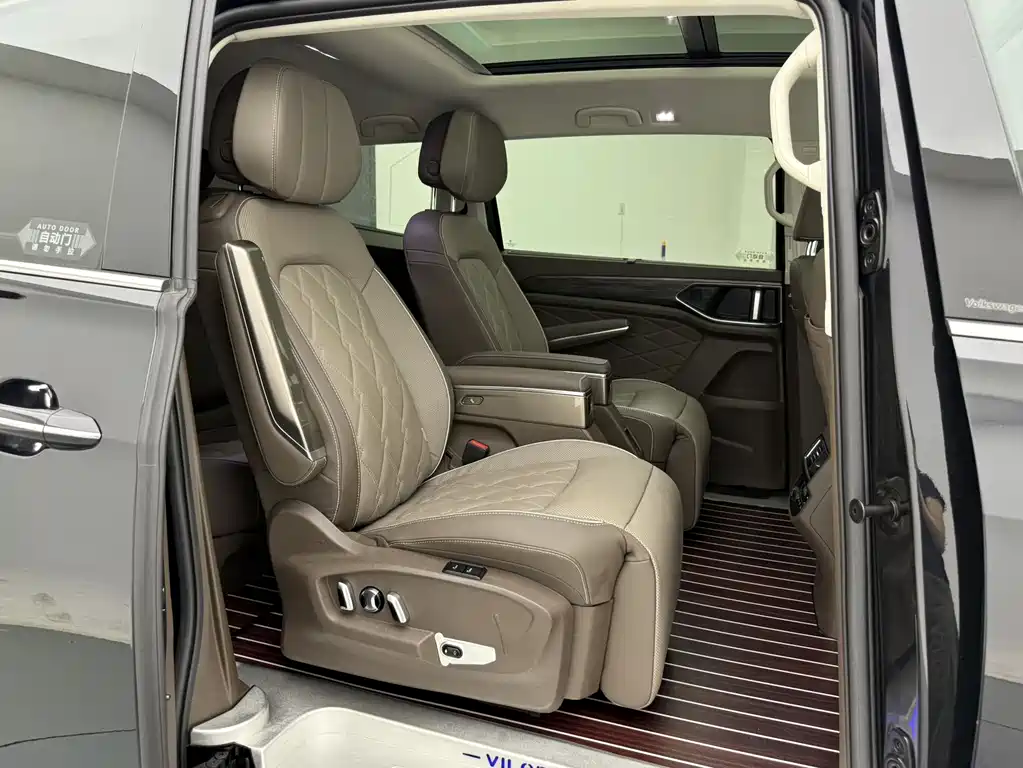 Volkswagen Viloran 380TSI Premium Edition, фото 18