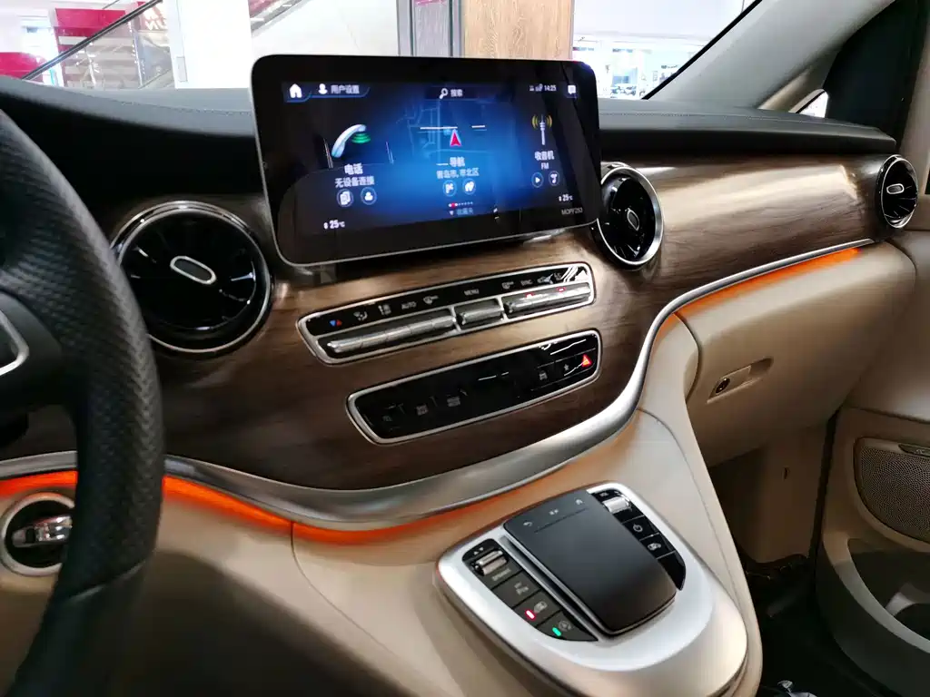Mercedes-Benz V-Class — миниатюра 10