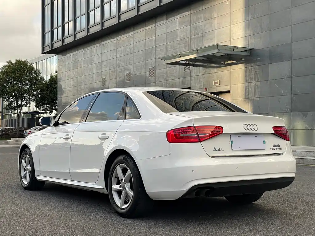 Audi A4L — миниатюра 15