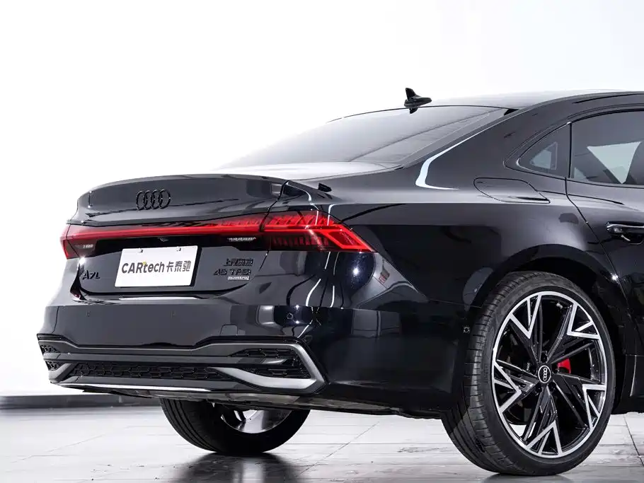 Audi A7L — миниатюра 9