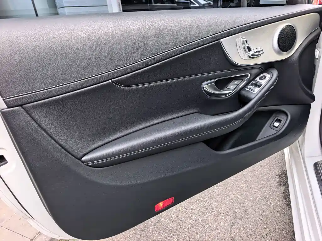 Mercedes-Benz C-Class (Import) — миниатюра 8