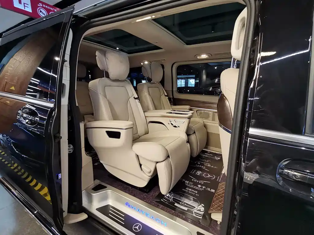 Mercedes-Benz V-Class — миниатюра 17
