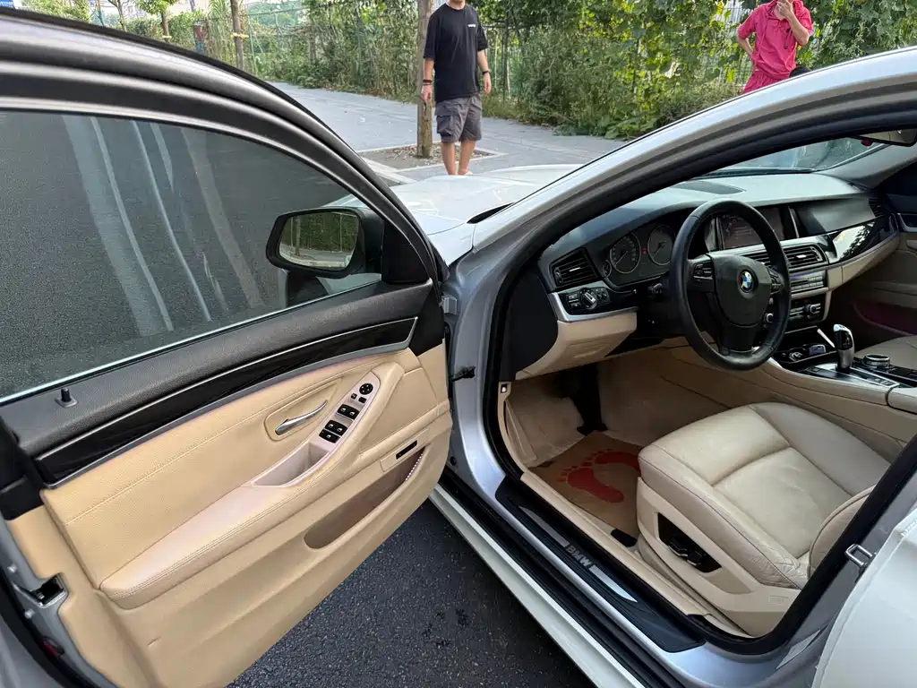 BMW 5 Series — миниатюра 5