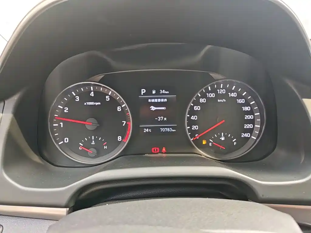 Hyundai Elantra — миниатюра 12