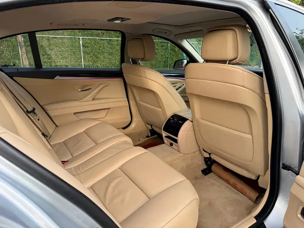 BMW 5 Series — миниатюра 16