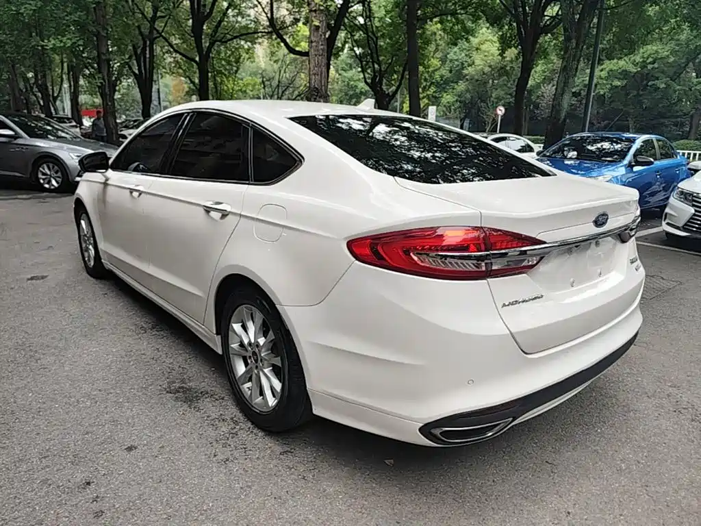 Ford Mondeo — миниатюра 5