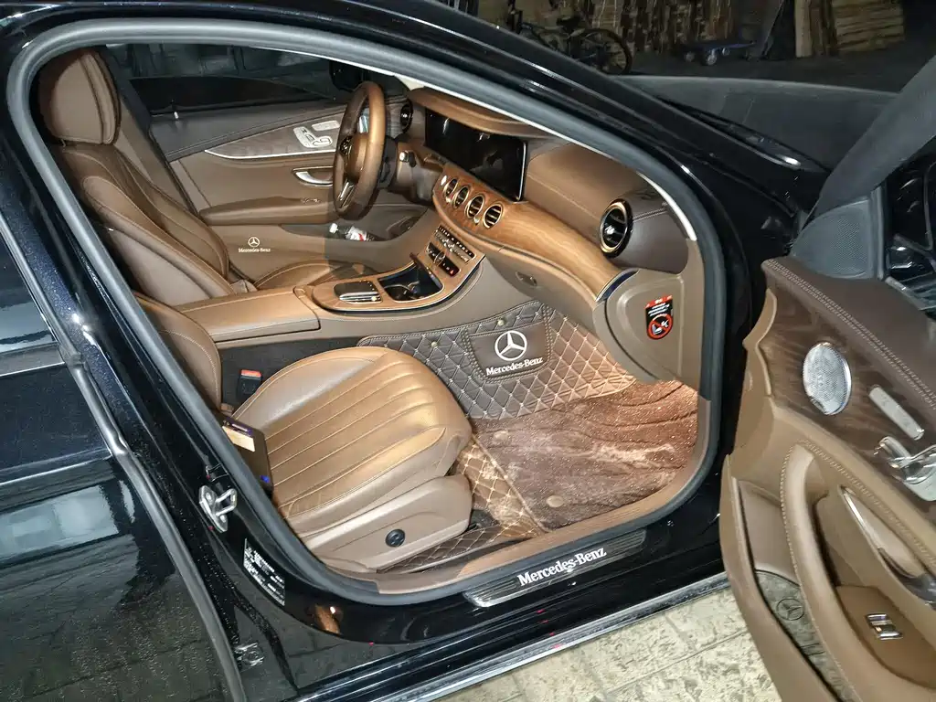 Mercedes-Benz E-Class — миниатюра 8