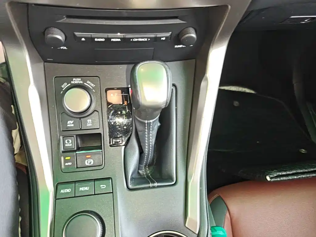 Lexus NX — миниатюра 14