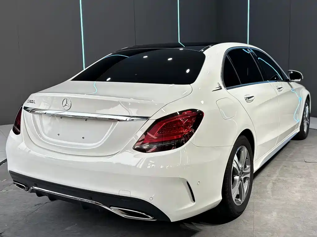 Mercedes-Benz C-Class — миниатюра 6