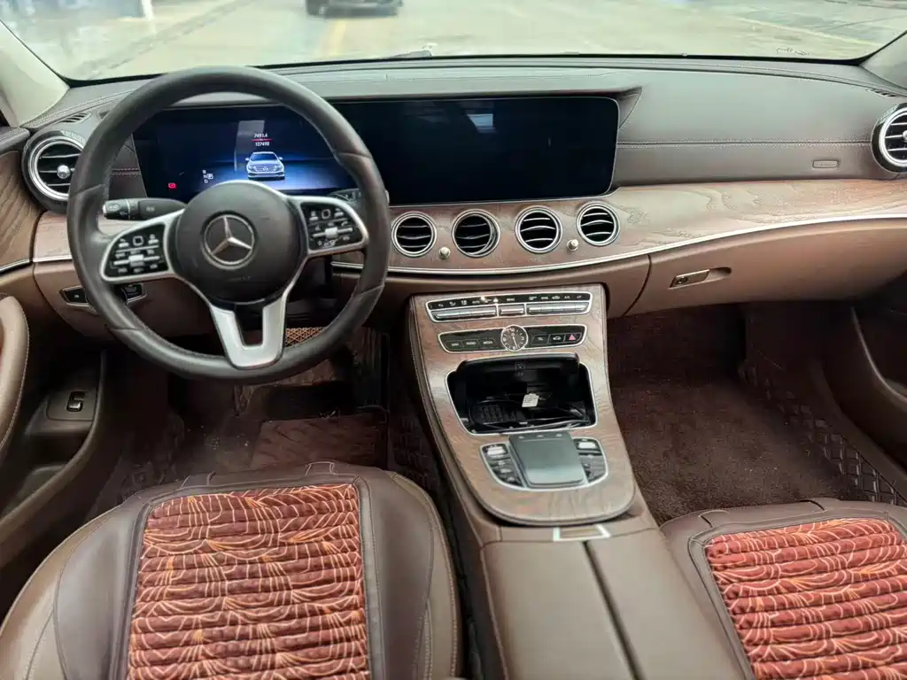Mercedes-Benz E-Class — миниатюра 5