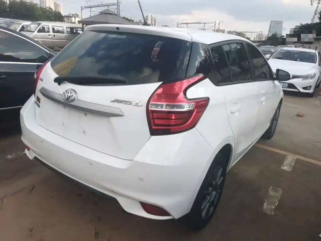 Toyota Yaris L — миниатюра 7