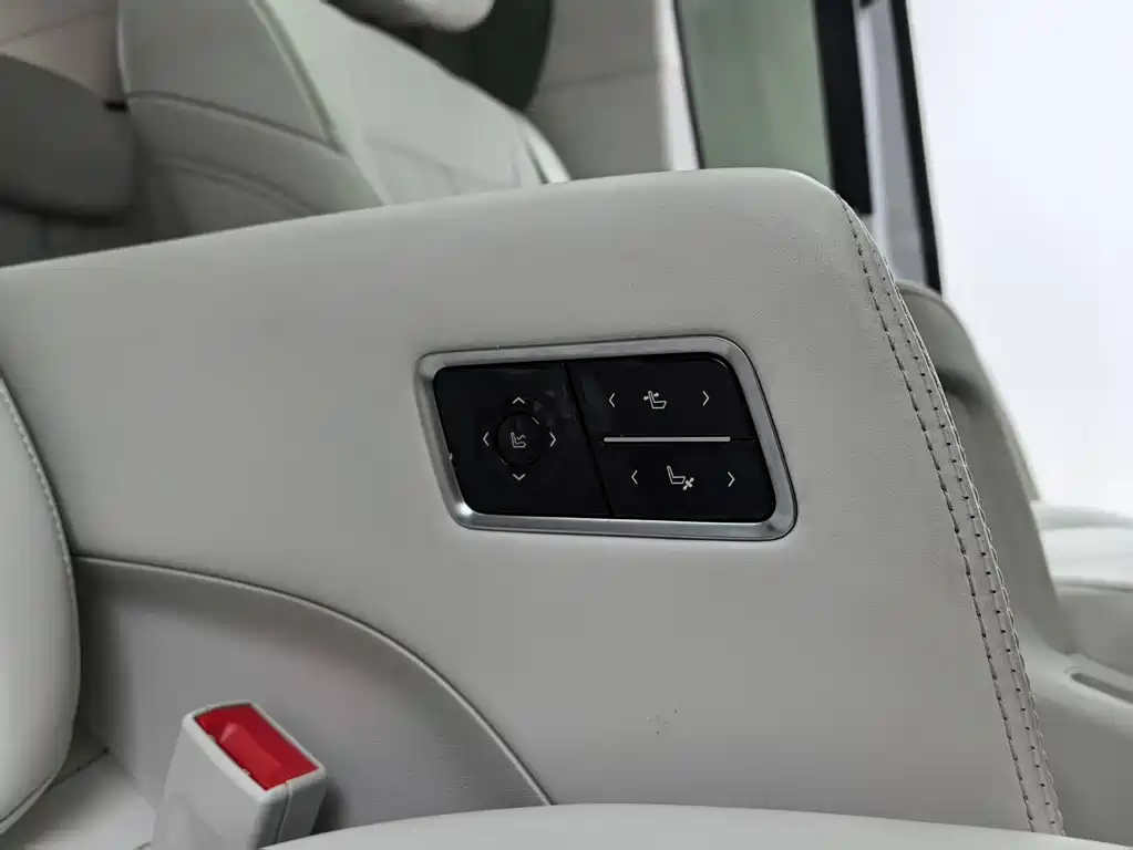 BUICK GL8 NEW ENERGY