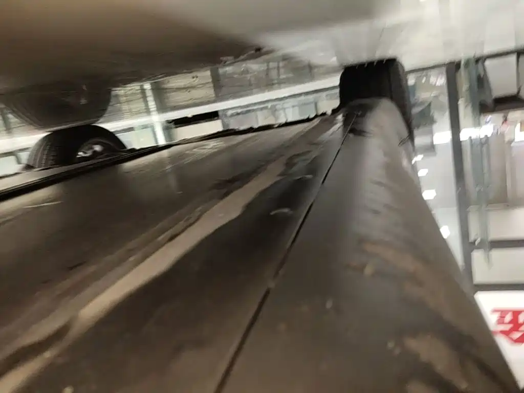 Tesla Model Y — миниатюра 21