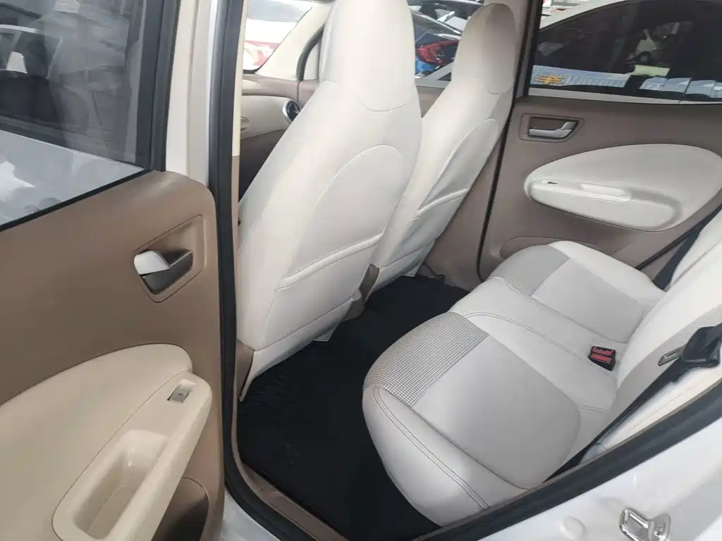 Wuling MINIEV — миниатюра 19