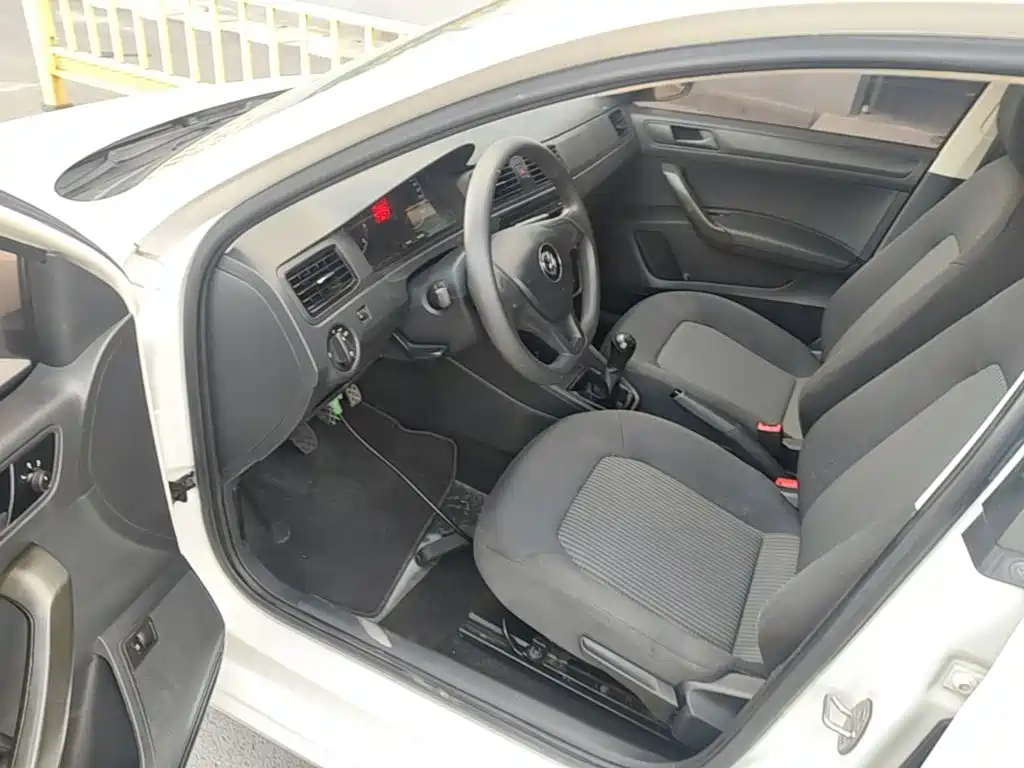 Volkswagen Santana — миниатюра 16