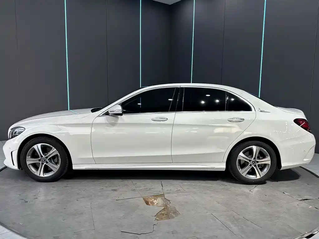 Mercedes-Benz C-Class — миниатюра 4