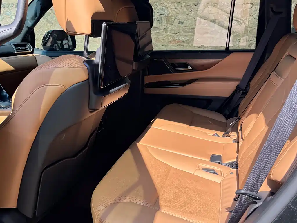 Lexus LX 2025 600