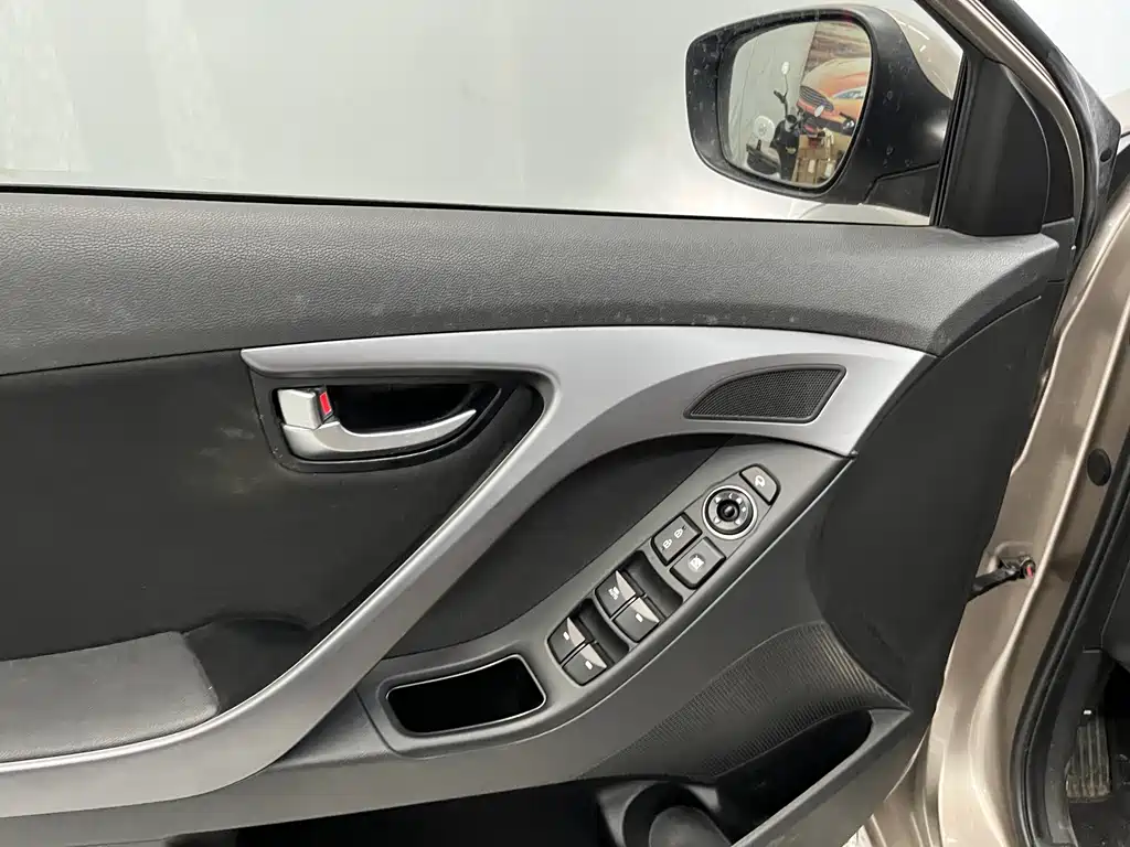 Hyundai Elantra Langdong — миниатюра 6