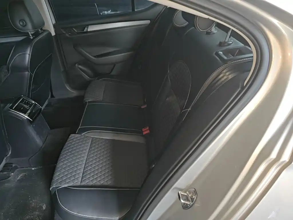 Skoda Superb — миниатюра 17