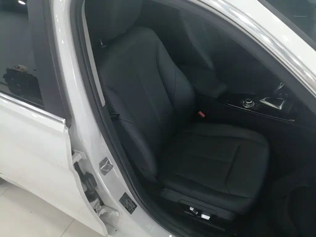 BMW 3 Series — миниатюра 25