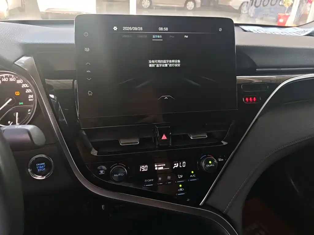 Toyota Camry — миниатюра 13