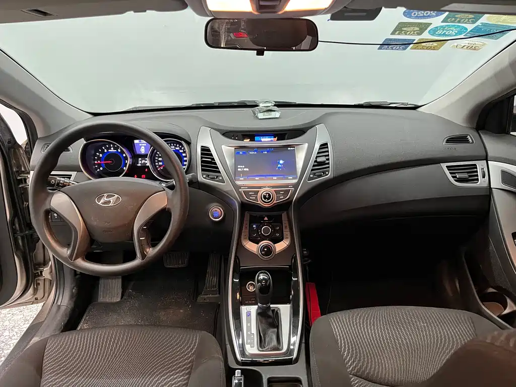 Hyundai Elantra Langdong — миниатюра 10