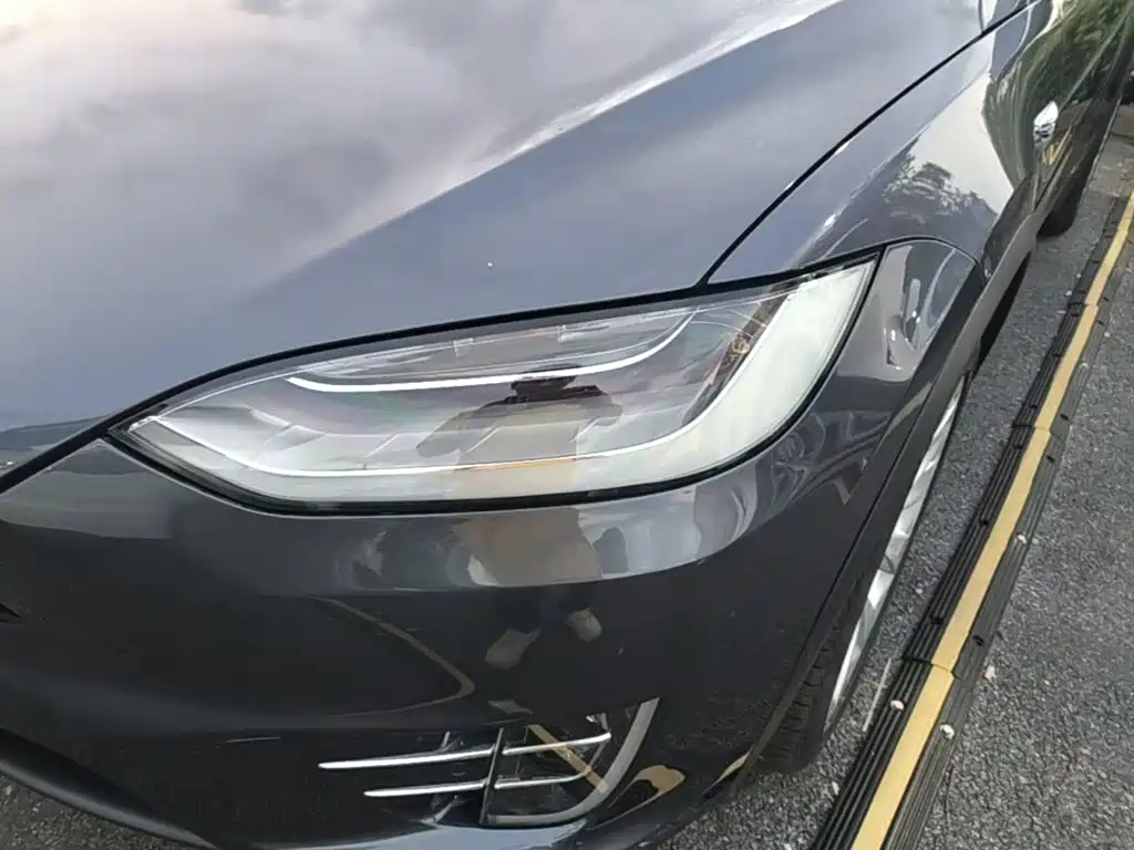 Tesla Model X — миниатюра 24