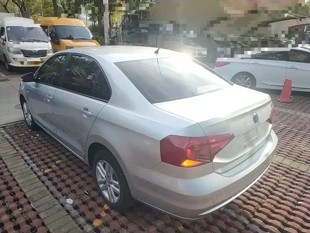 Volkswagen Jetta — миниатюра 5