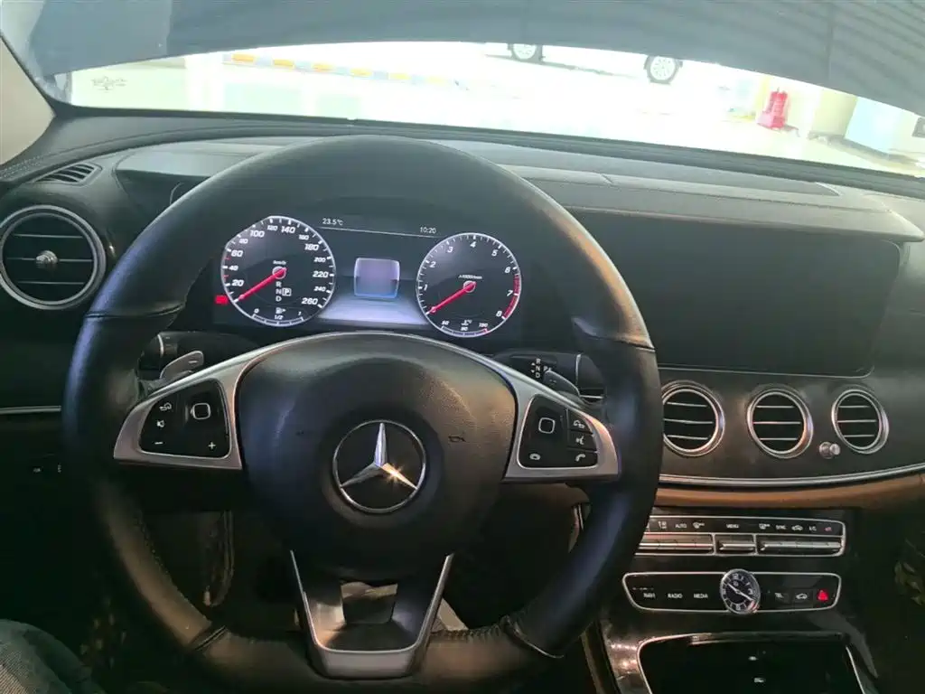 Mercedes-Benz E-Class E 2016 E 200 L Sport