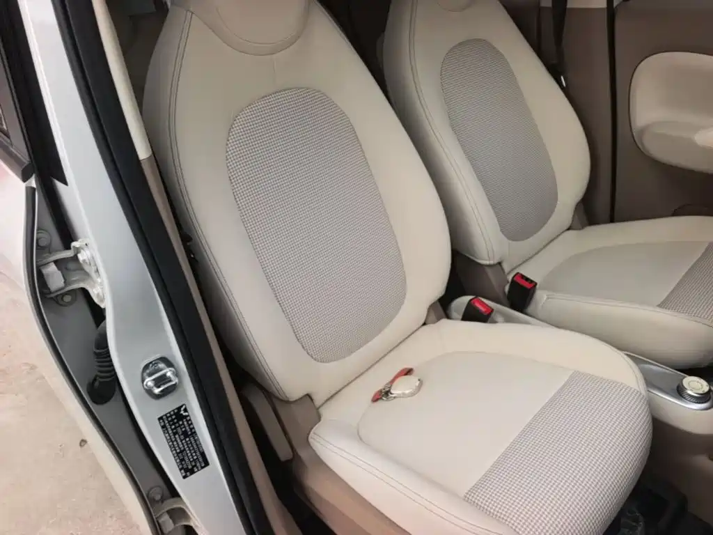 Wuling MINIEV — миниатюра 25