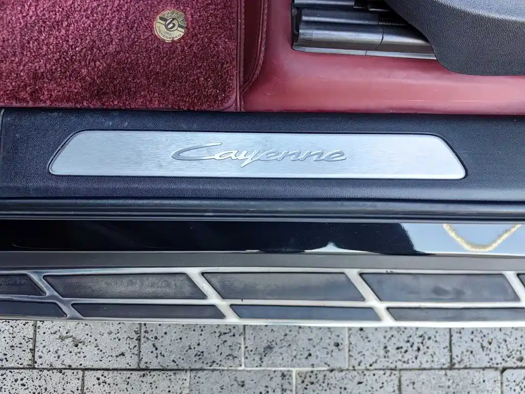 Porsche Cayenne — миниатюра 20