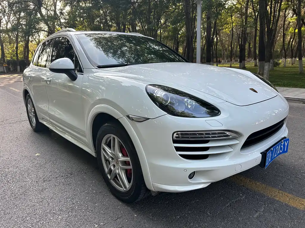 Porsche Cayenne — миниатюра 3