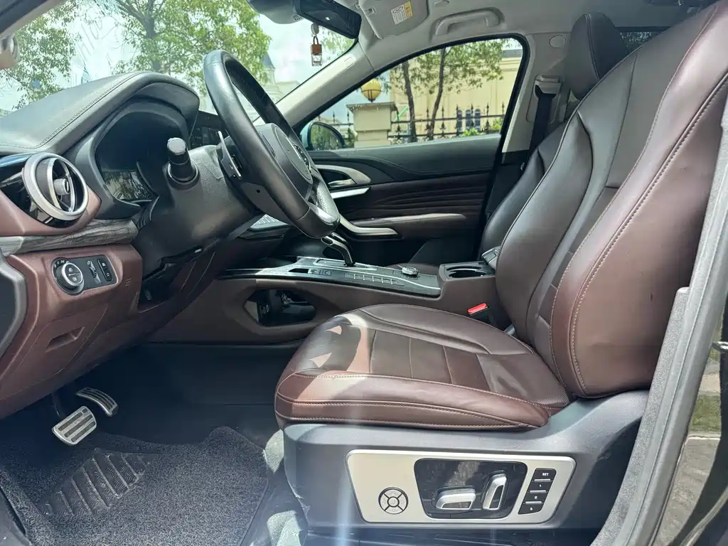 WEI PAI WEI BRAND VV7