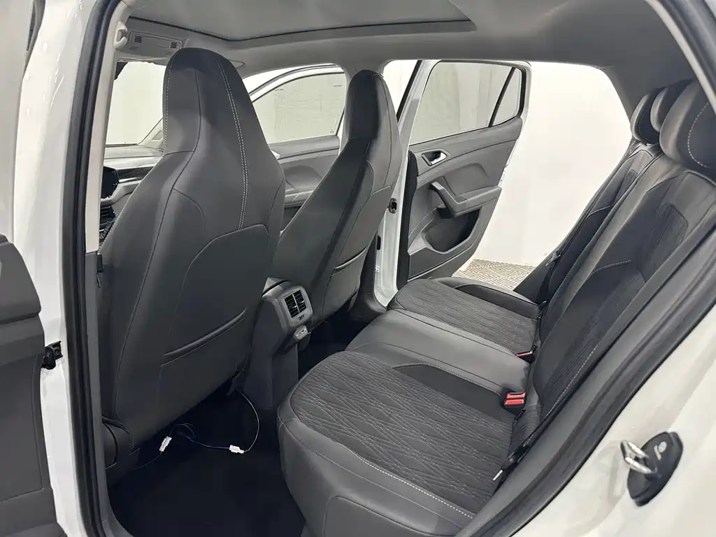 Volkswagen T-Cross — миниатюра 6