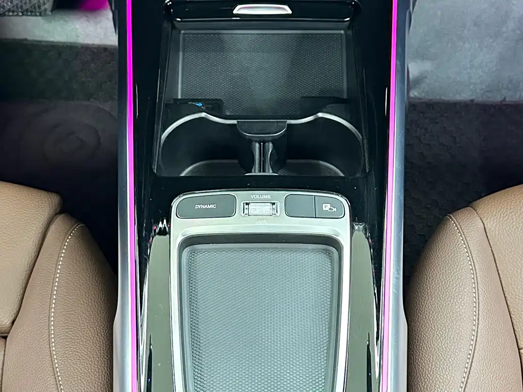Mercedes-Benz GLB — миниатюра 16
