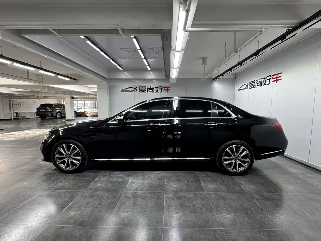 Mercedes-Benz E-Class — миниатюра 4